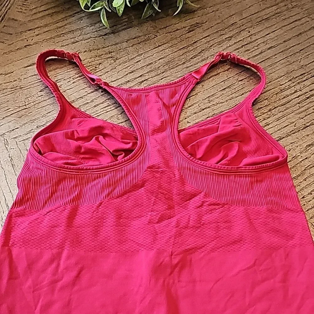 Nike fit dry tank top size M